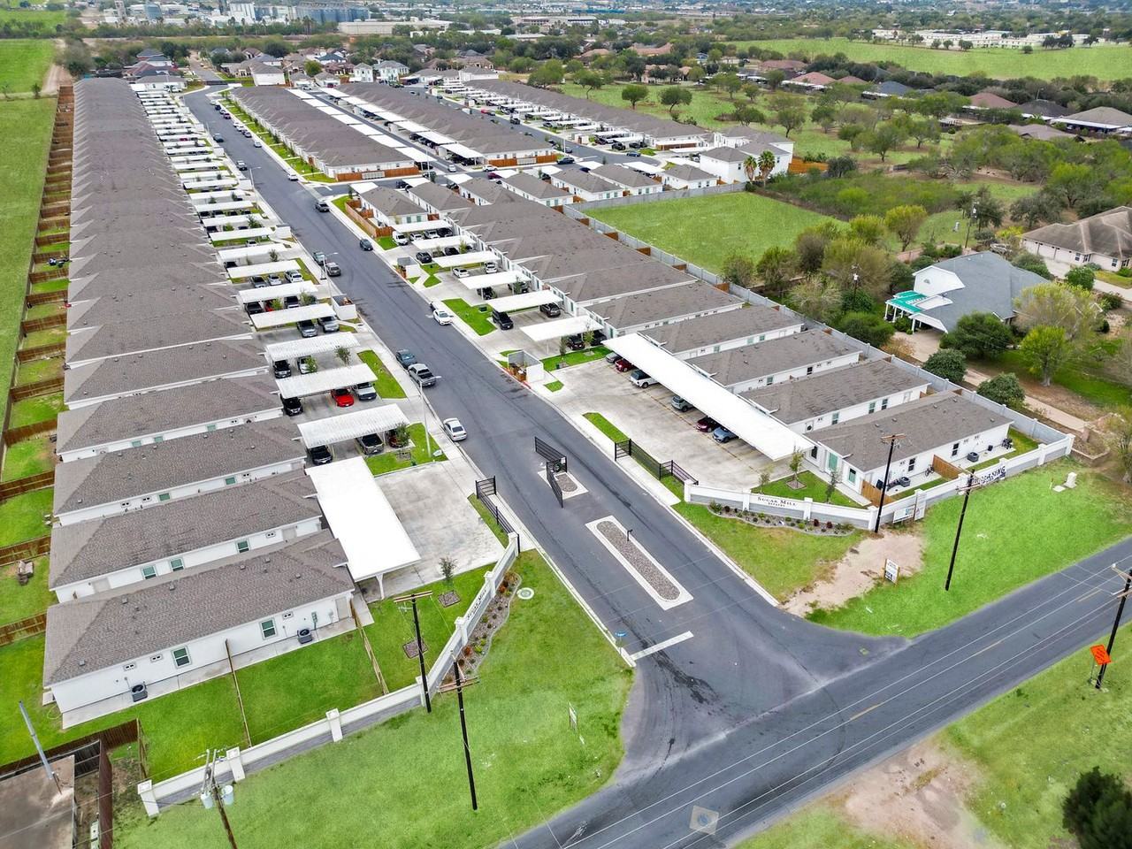 1304 Shavano Dr - Photo 3 of 29