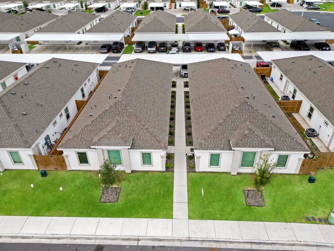 1304 Shavano Dr - Photo 5 of 29