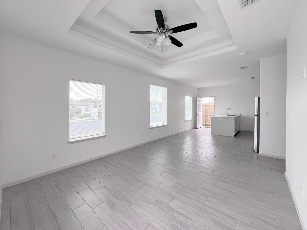 1304 Shavano Dr - Photo 6 of 29