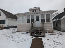 featured image of 3711 W 4th St