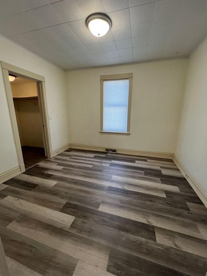 3711 W 4th St - Photo 5 of 26