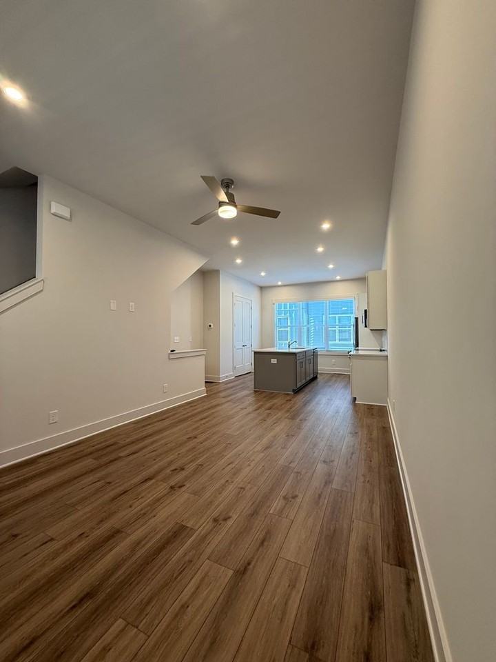 1412 Cozy Ct Se - Photo 2 of 19