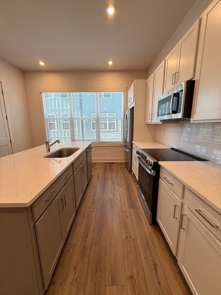 1412 Cozy Ct Se - Photo 5 of 19