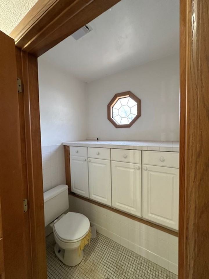 600 W High St - Photo 3 of 12