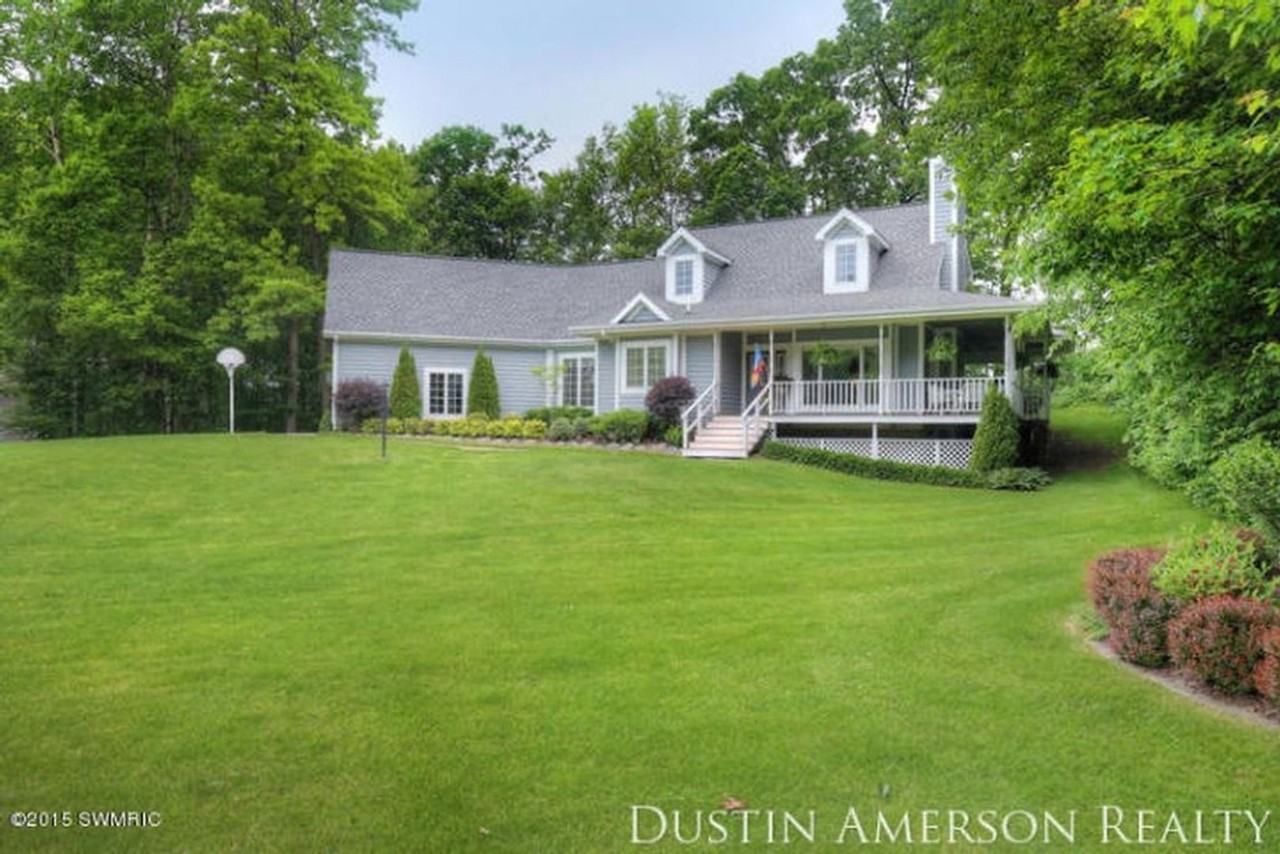 7799 Abby Ln Se - Photo 2 of 39