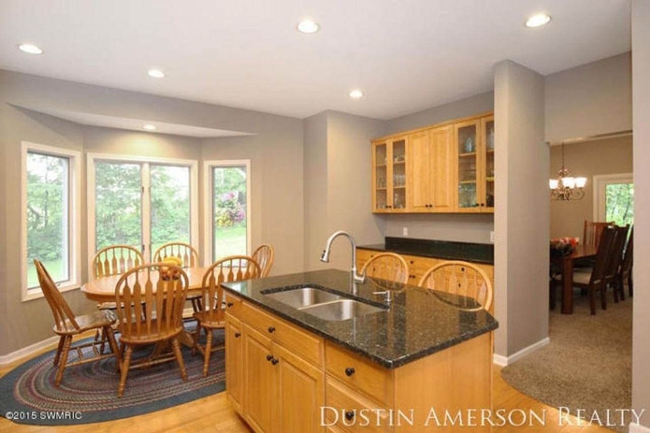 7799 Abby Ln Se - Photo 7 of 39