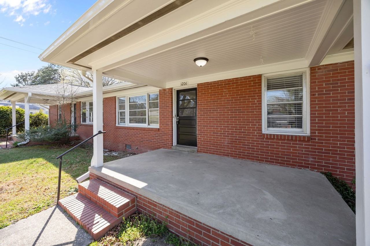 1206 S 9th St - Photo 3 of 39