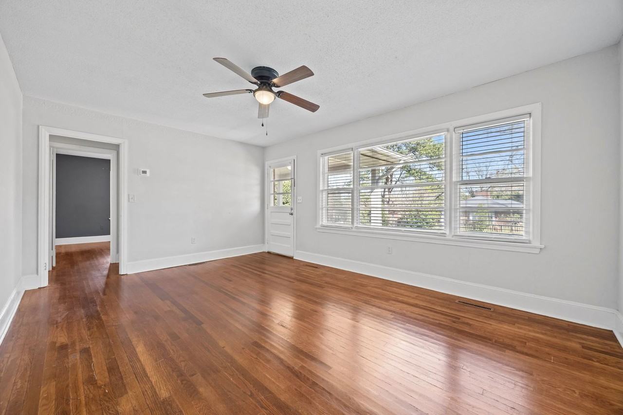 1206 S 9th St - Photo 7 of 39