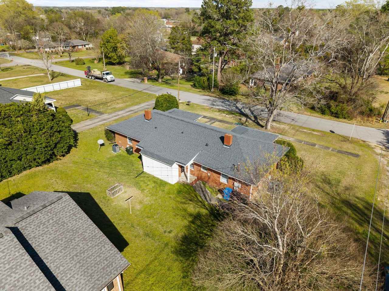 1208 S 9th St - Photo 3 of 38