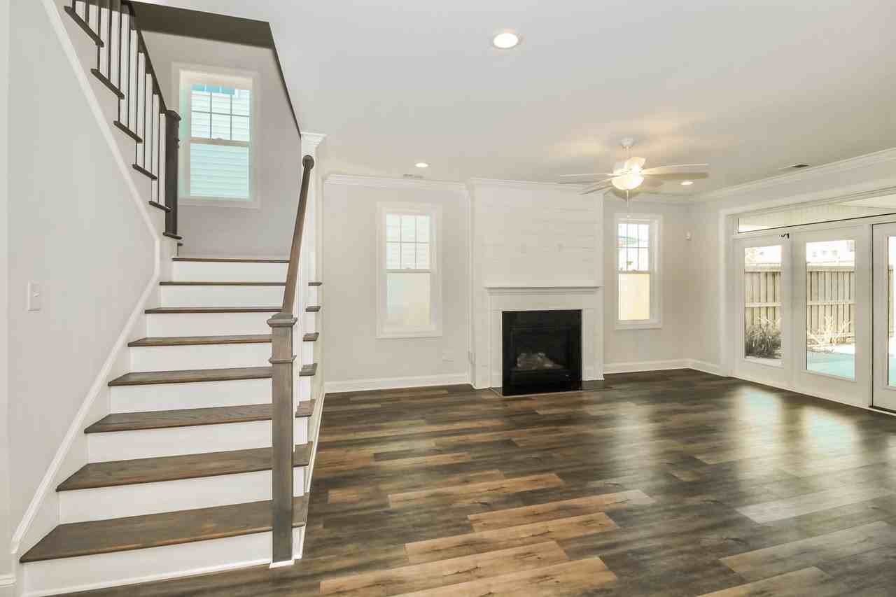 3763 Spicetree Dr - Photo 5 of 27