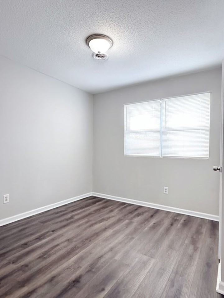 309 Ingram St - Photo 5 of 6