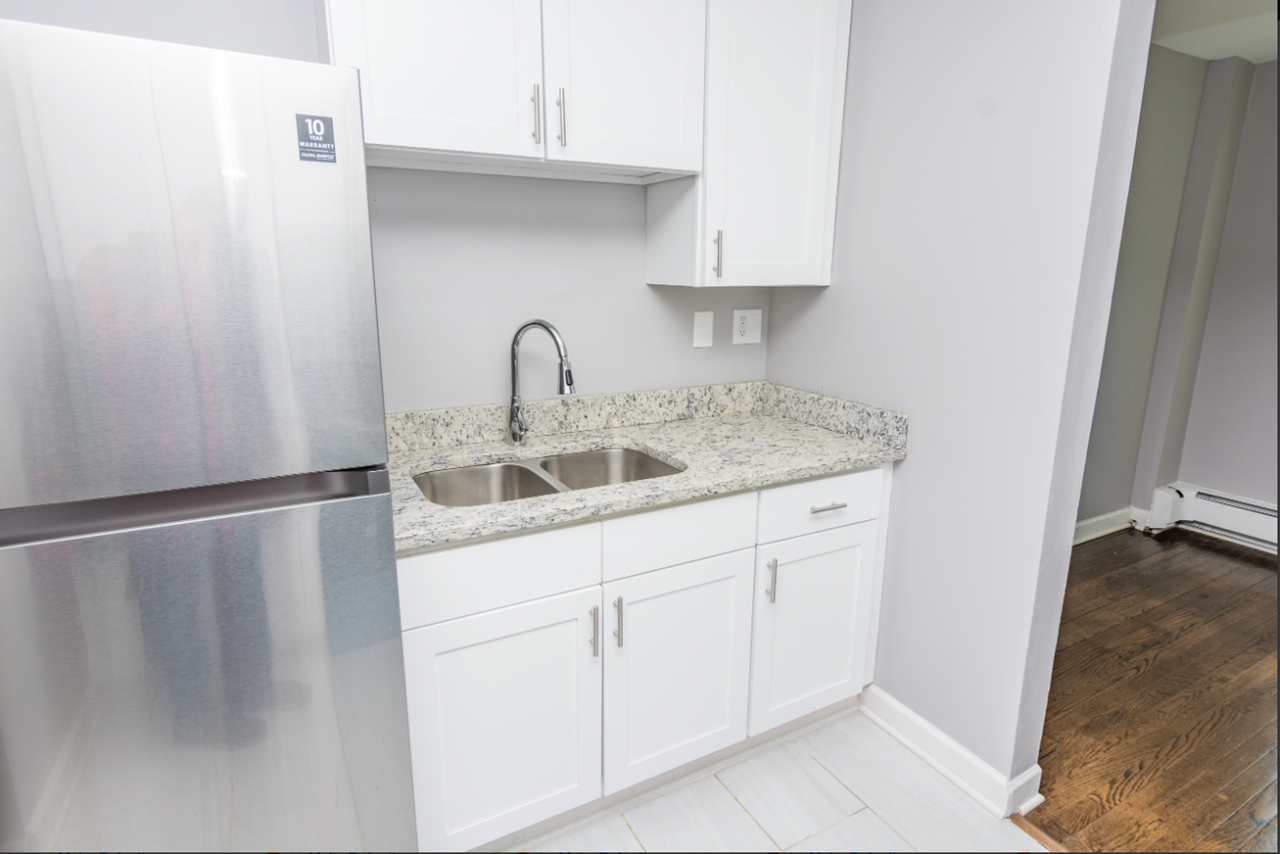 1962 E 71st Pl (NEW) - Photo 2 of 9