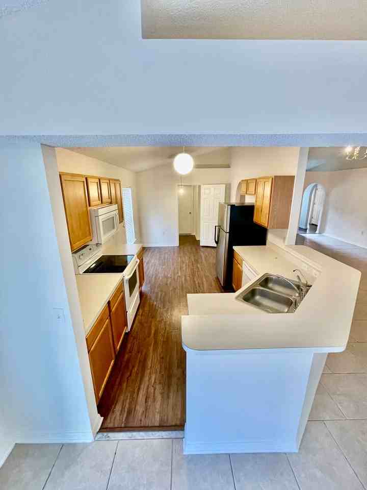 37186 Southern Glen Way - Photo 2 of 15