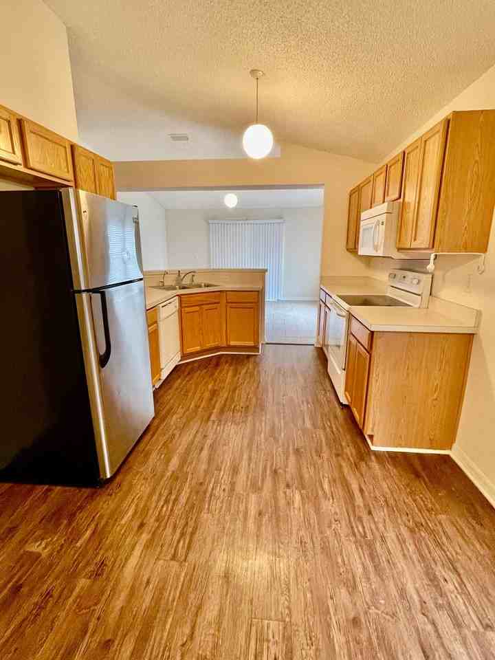 37186 Southern Glen Way - Photo 3 of 15