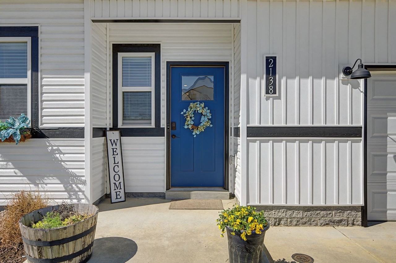 2138 Ireland Way - Photo 4 of 30