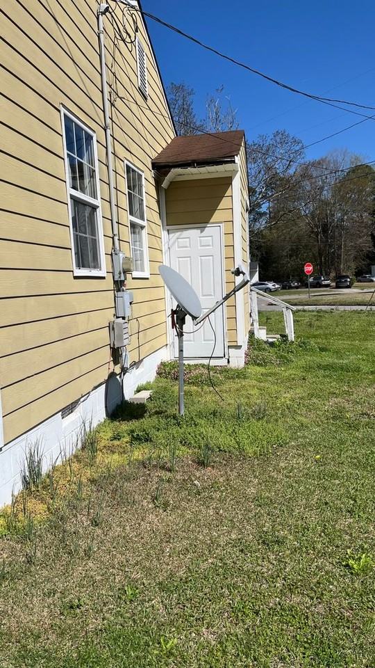 504 Dixon St - Photo 2 of 12