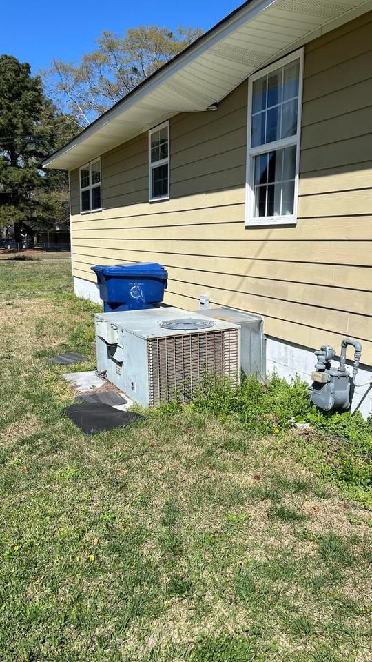 504 Dixon St - Photo 3 of 12