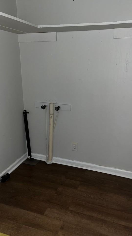 504 Dixon St - Photo 5 of 12