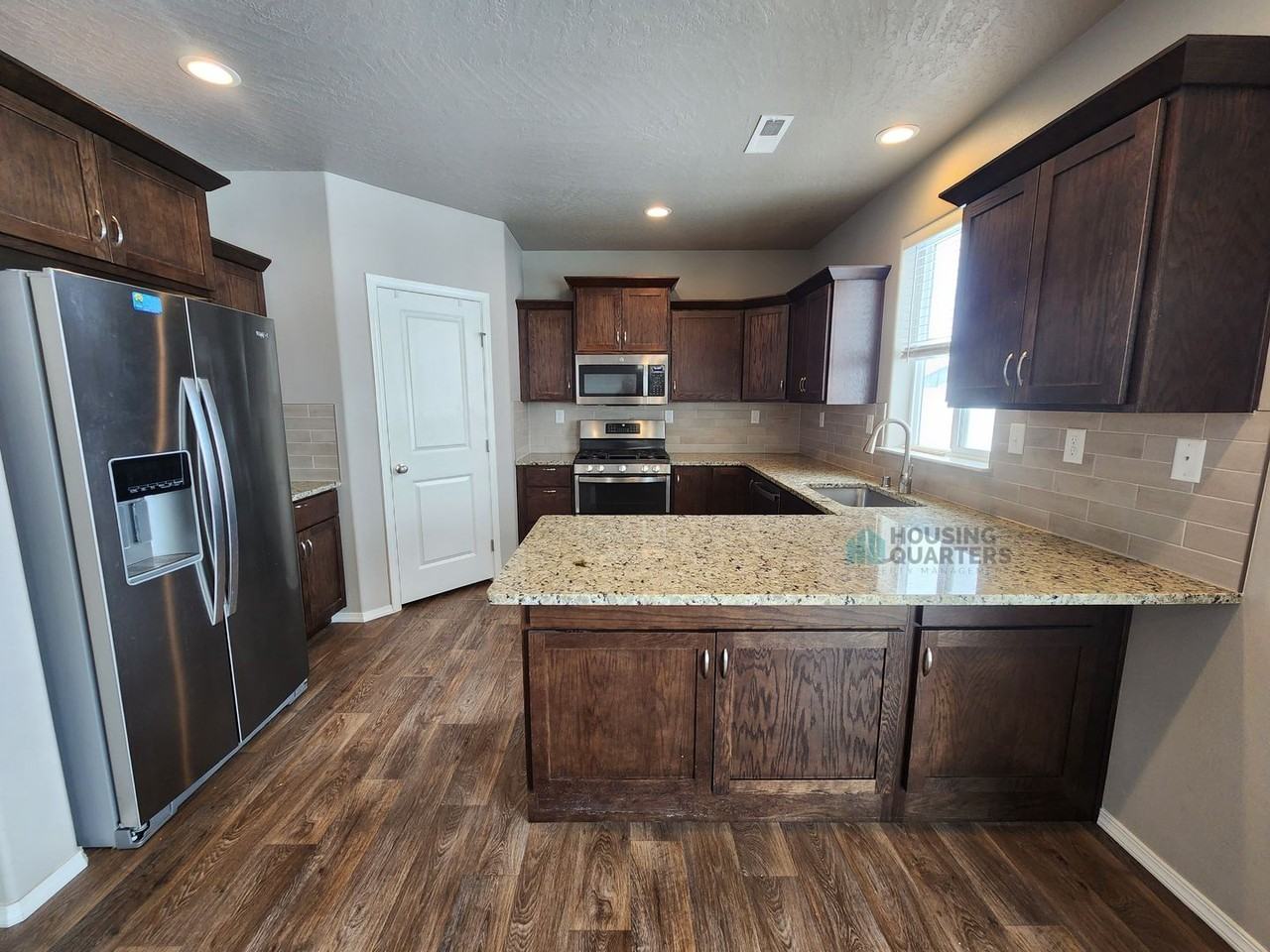 209 S Lawson St - Photo 5 of 27