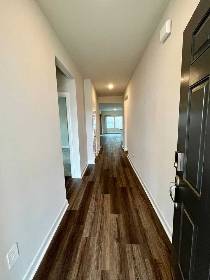 503 Yellowstone Trl - Photo 4 of 30