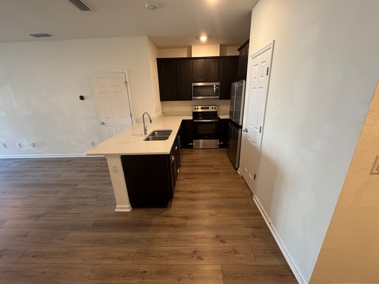 9877 Fiddleback Ln - Photo 5 of 28