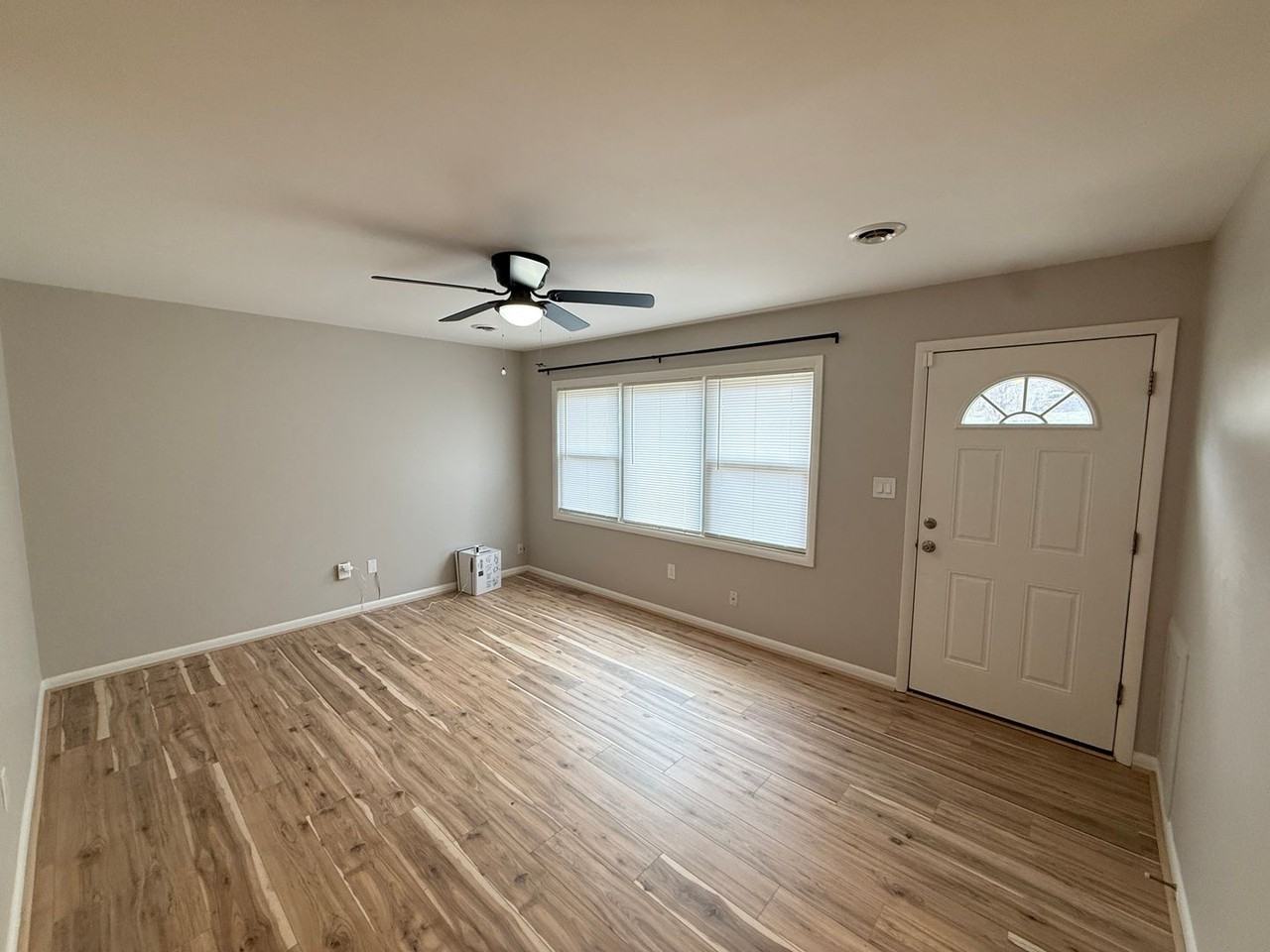 1411 Harrison St - Photo 2 of 44