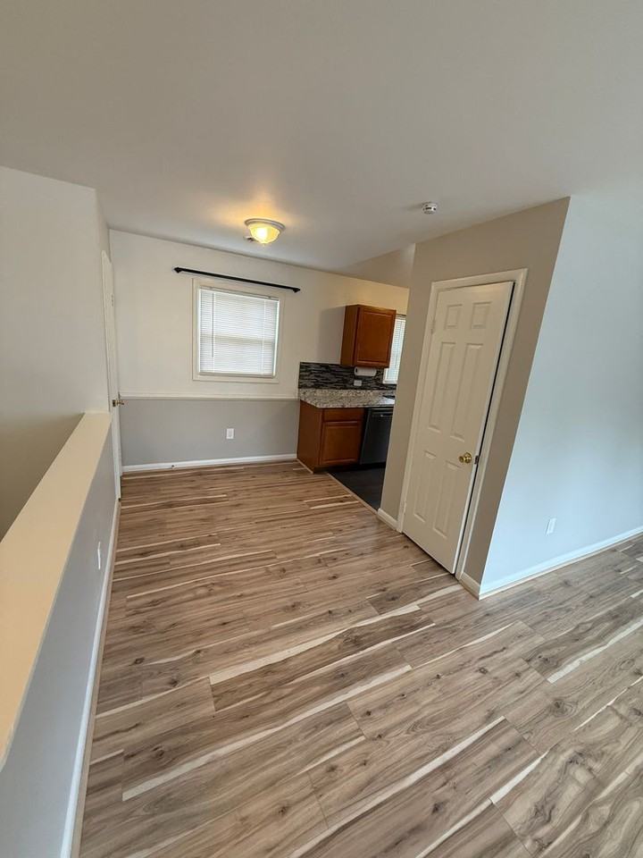 1411 Harrison St - Photo 5 of 44