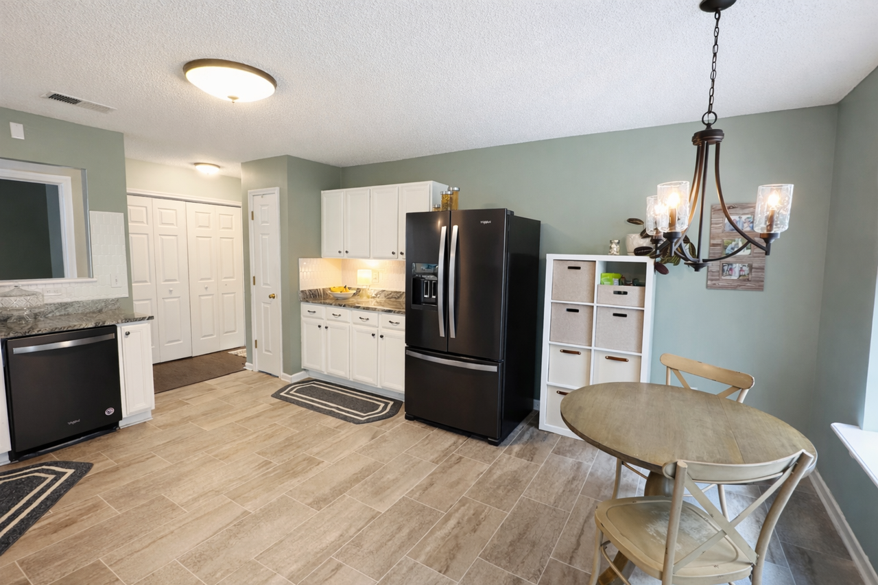 275 Dunning Rd - Photo 5 of 19