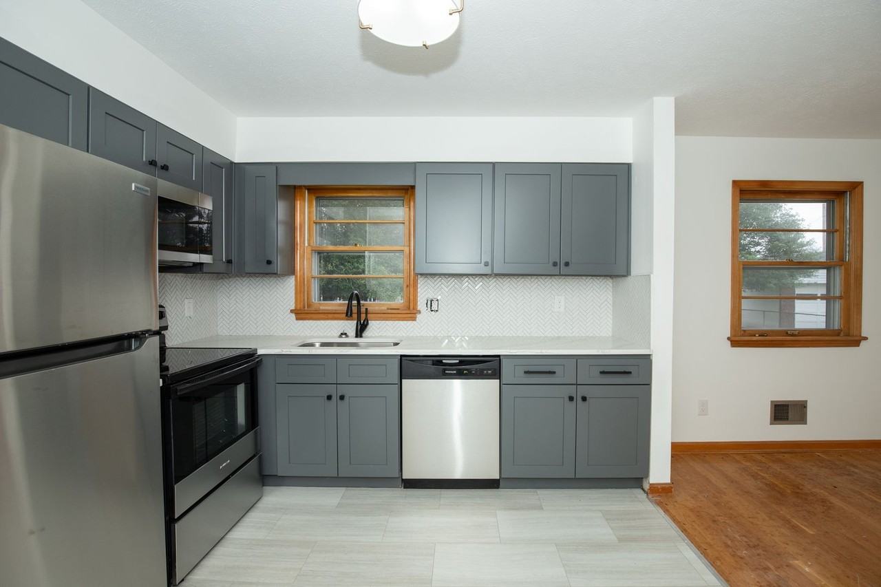 2008 Foxhurst Dr - Photo 2 of 17