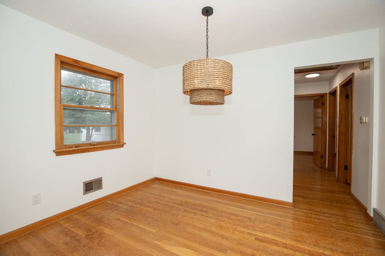 2008 Foxhurst Dr - Photo 4 of 17