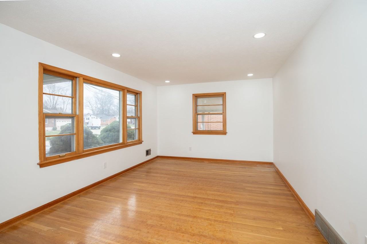 2008 Foxhurst Dr - Photo 5 of 17