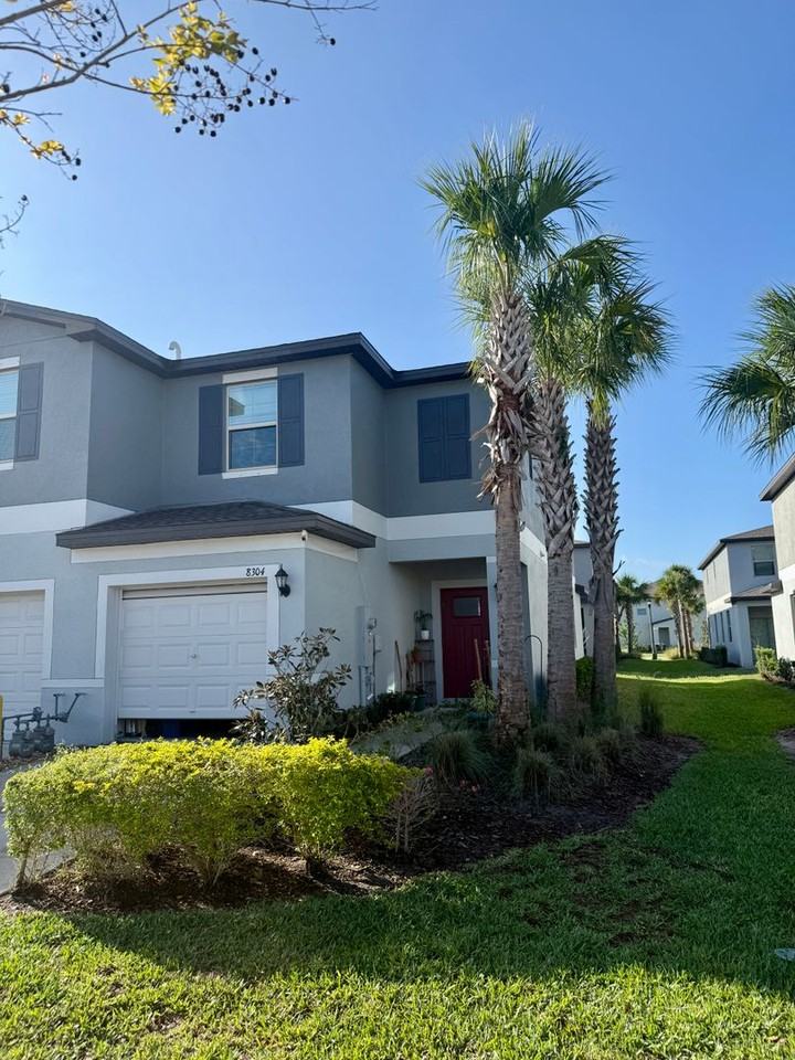 8304 Crescent Oaks Dr