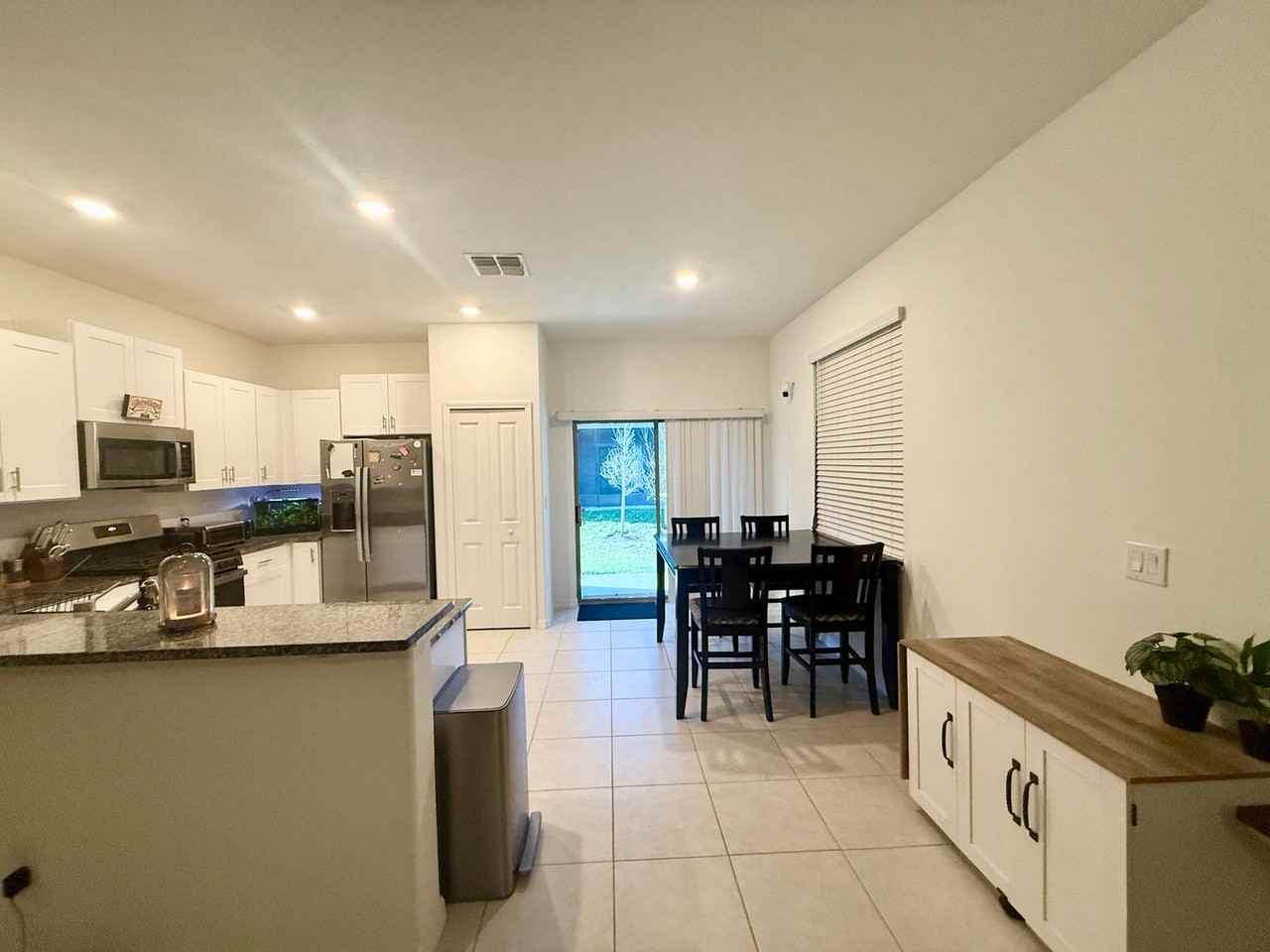 8304 Crescent Oaks Dr - Photo 7 of 39