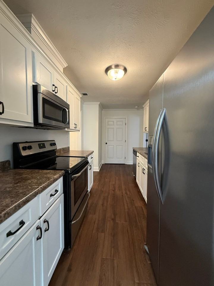 114 George St - Photo 4 of 32