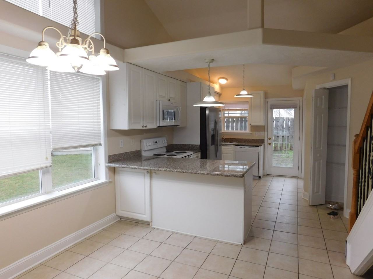 4301 Arbor Green Way - Photo 6 of 26