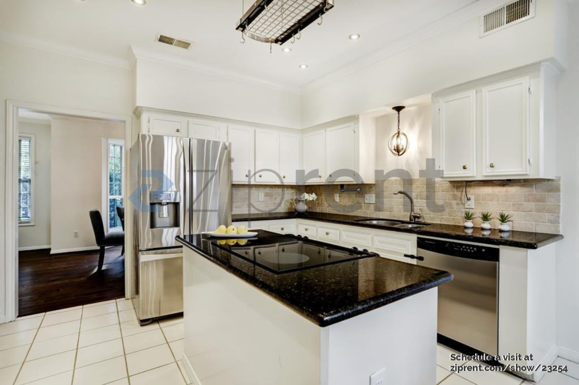 1426 Marshall St - Photo 3 of 8