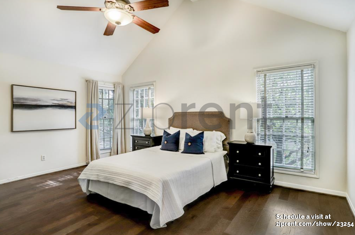 1426 Marshall St - Photo 7 of 8