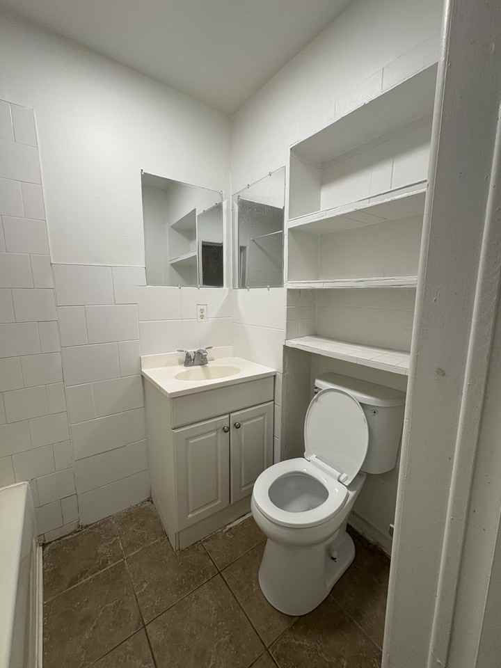 220 Gordon - Photo 2 of 9