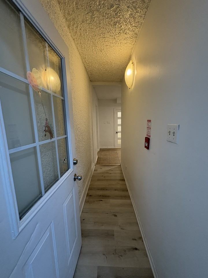 220 Gordon - Photo 3 of 9