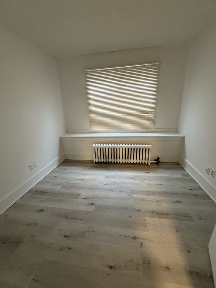 220 Gordon - Photo 5 of 9