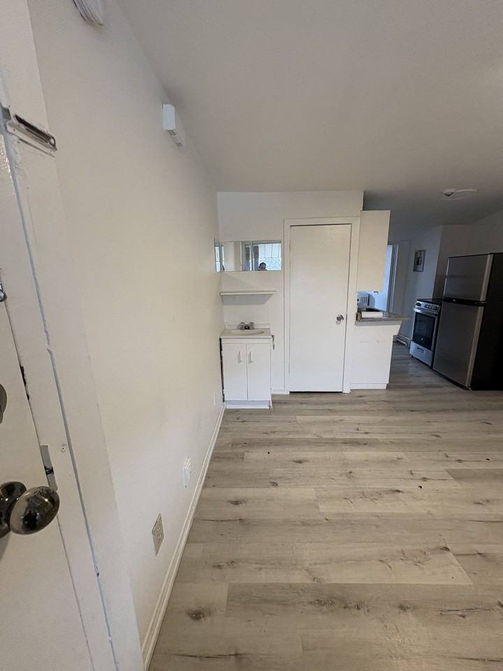 220 Gordon - Photo 6 of 9