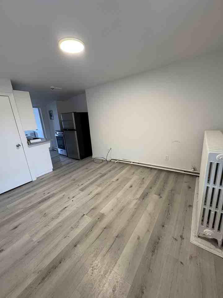 220 Gordon - Photo 7 of 9