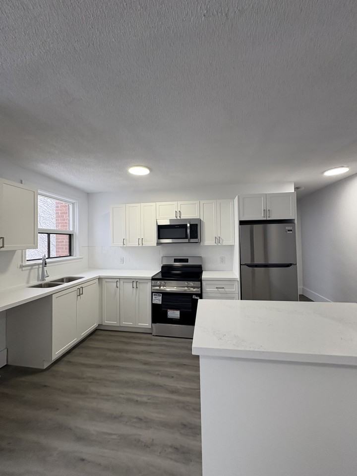 236 Gordon - Photo 3 of 5