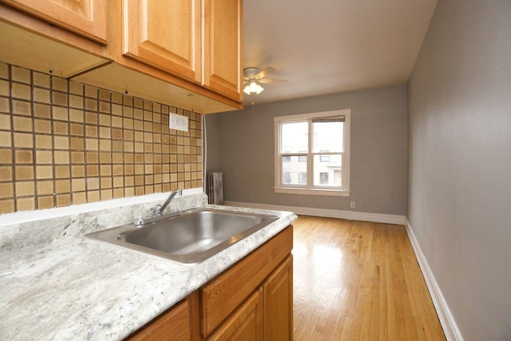 4602 N Beacon St #3C - Photo 4 of 17