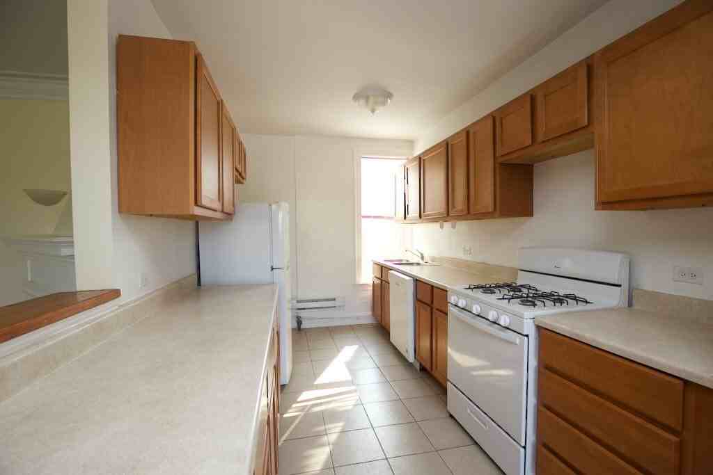 918 Green Bay Rd #2L - Photo 3 of 20