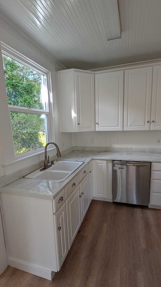 541 Mason St - Photo 7 of 48