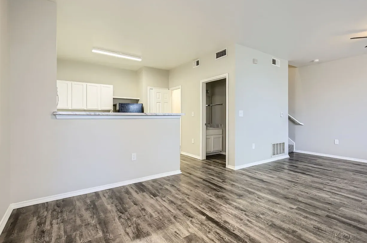 4722 Meadow St #3B - Photo 3 of 6