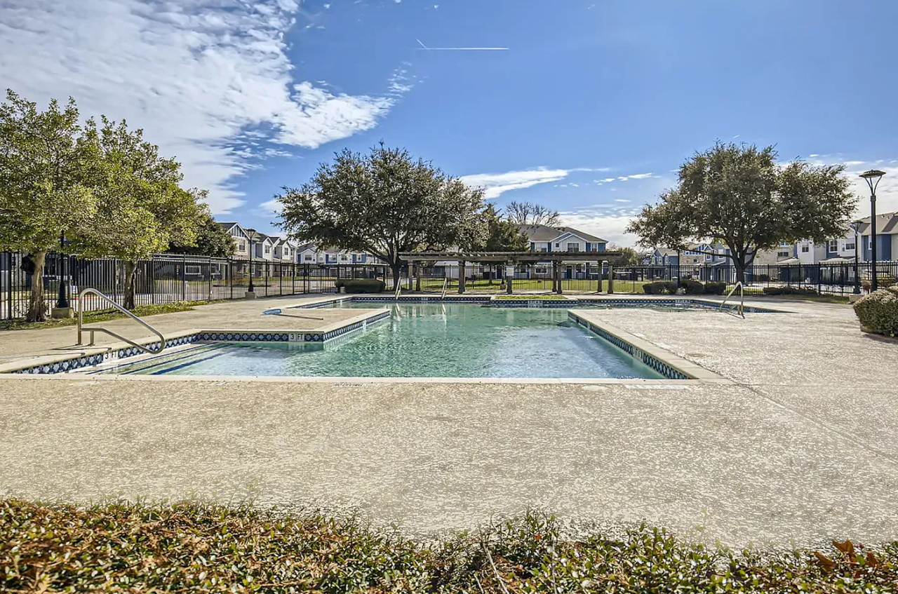 4722 Meadow St #3B - Photo 5 of 6