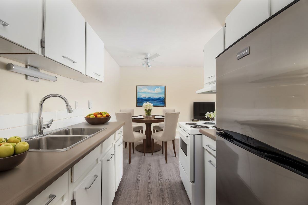 McMurray Manor - Photo 3 of 5