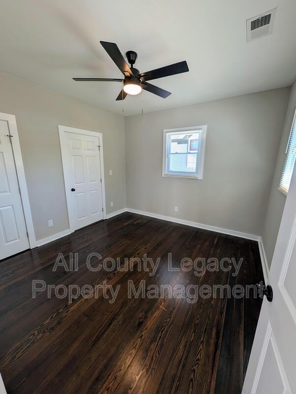 940 Martin St Se - Photo 7 of 12